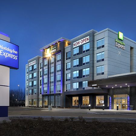Holiday Inn Express - Red Deer North By Ihg Exterior foto